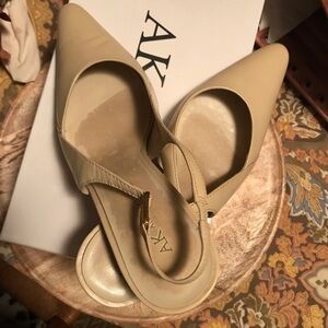 Gorgeous Tan Leather Slingback Pumps by Anne Klein